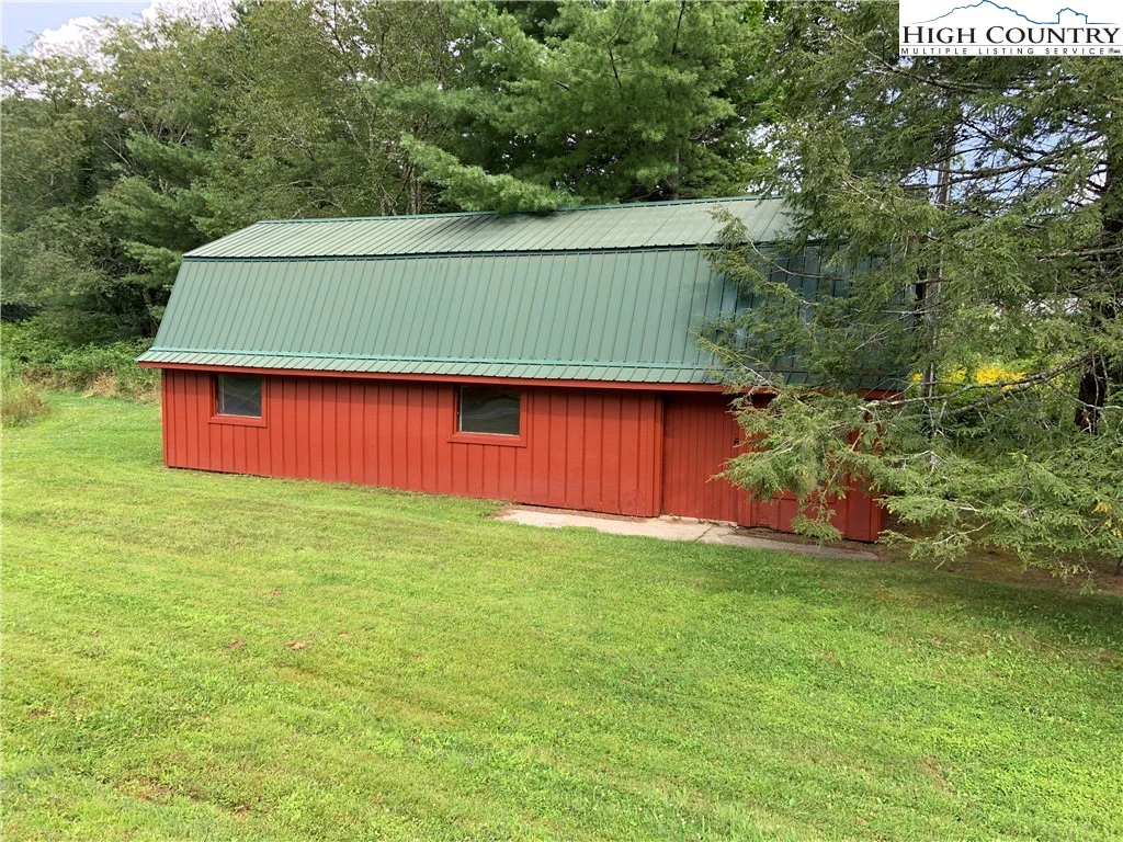 Image number 11 for the current listing
