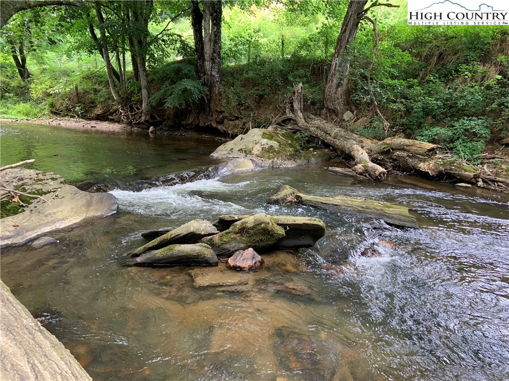 Image number 15 for the current listing