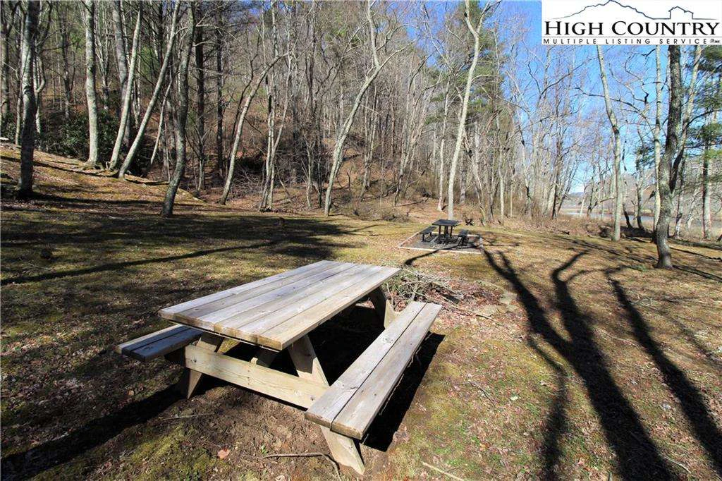 Image number 3 for the current listing