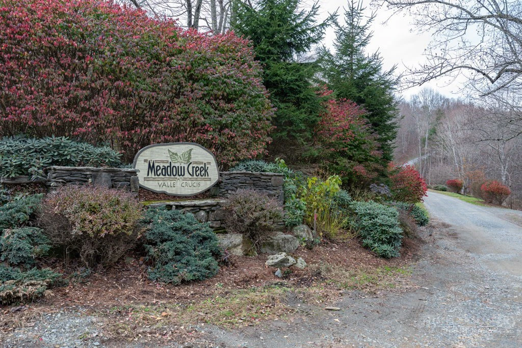 Image number 1 for the current listing