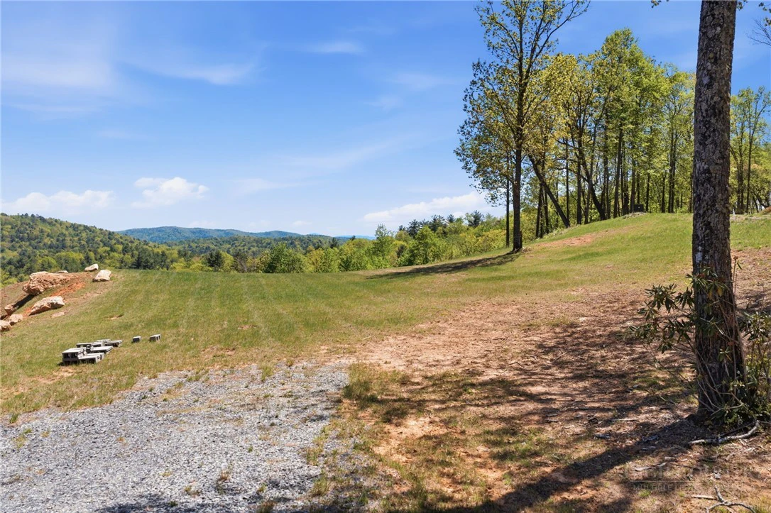 Image number 18 for the current listing