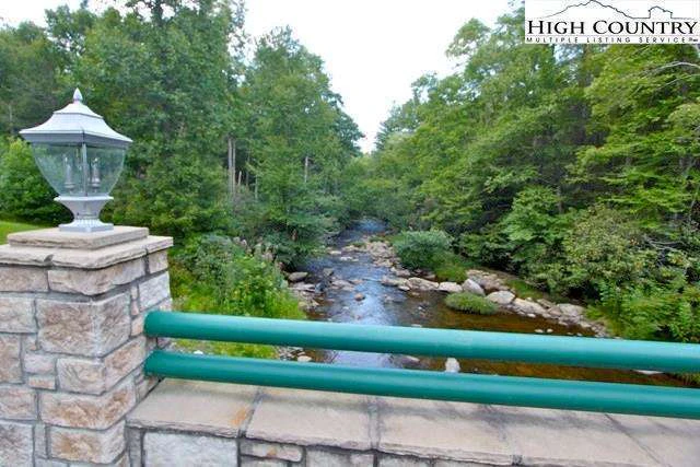 Image number 11 for the current listing