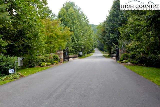 Image number 19 for the current listing