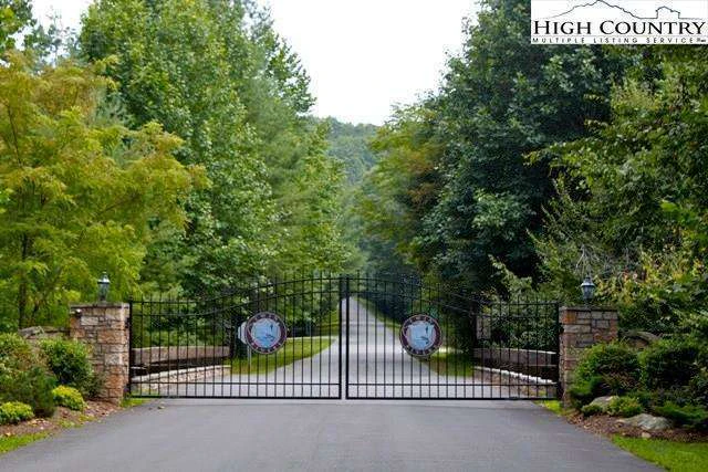 Image number 18 for the current listing