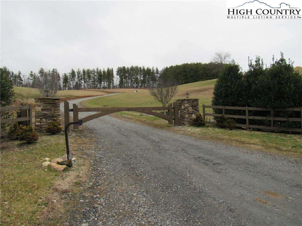 Image number 5 for the current listing