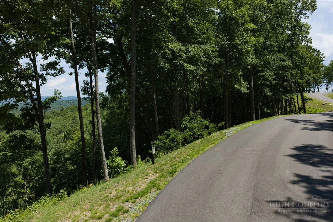 Image number 18 for the current listing