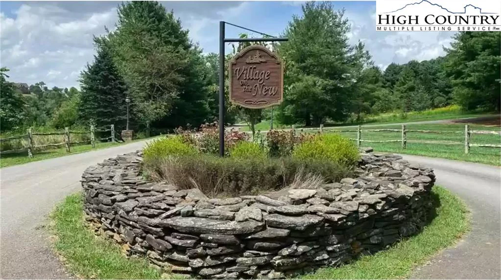 Image number 13 for the current listing
