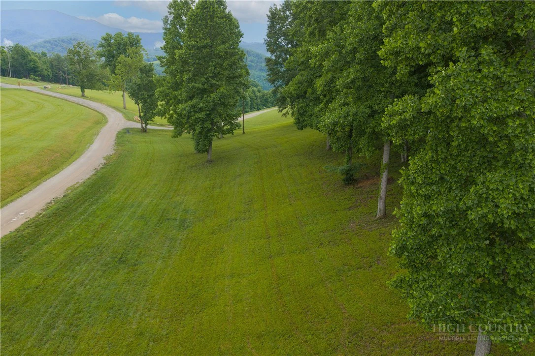 Image number 18 for the current listing