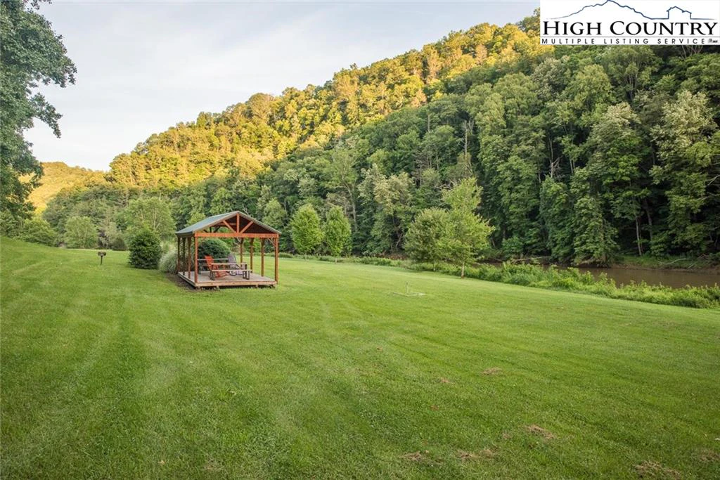Image number 11 for the current listing