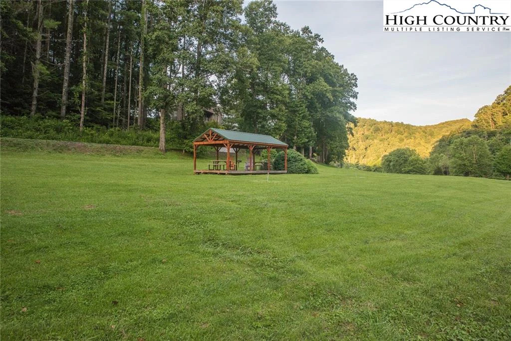 Image number 12 for the current listing