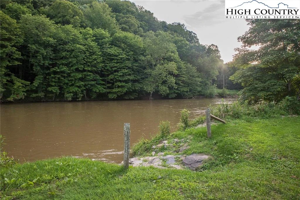 Image number 13 for the current listing