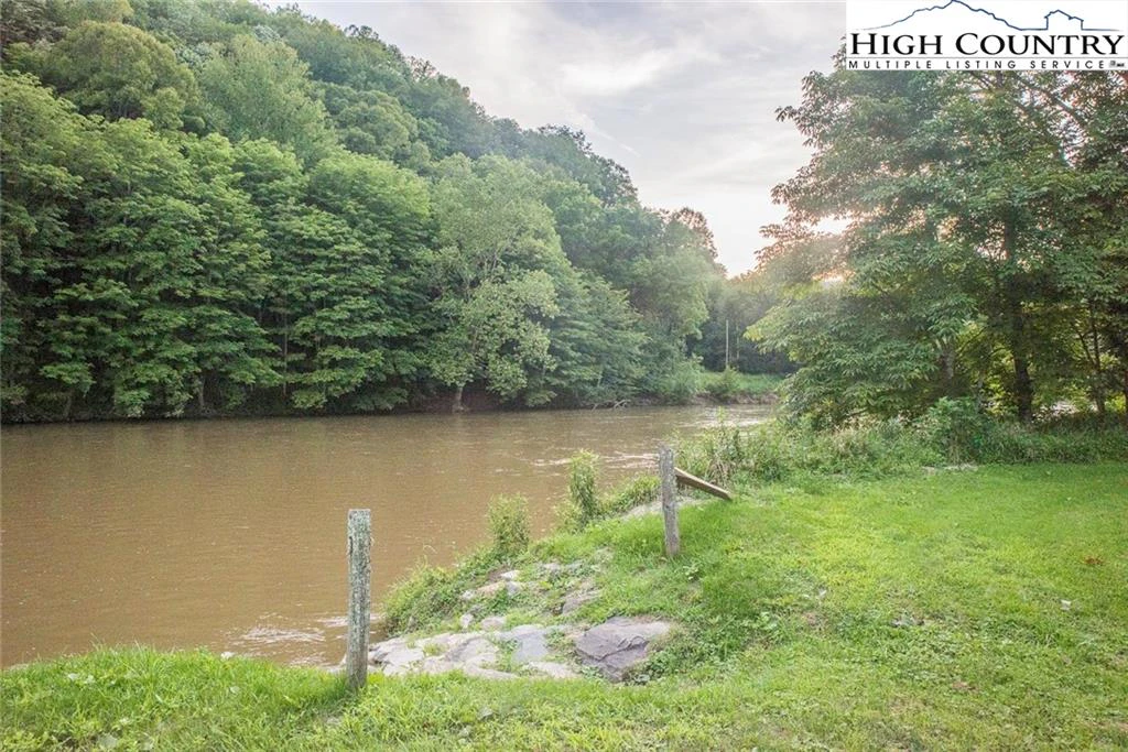 Image number 14 for the current listing