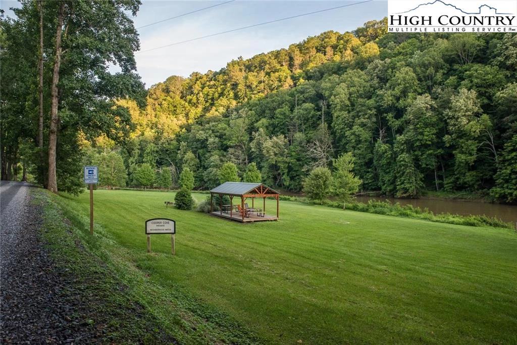 Image number 10 for the current listing
