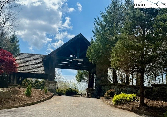 Image number 12 for the current listing