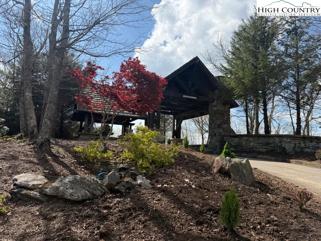 Image number 11 for the current listing