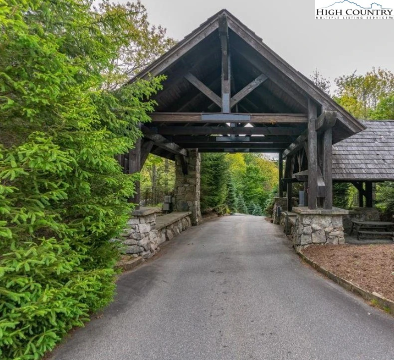 Image number 5 for the current listing