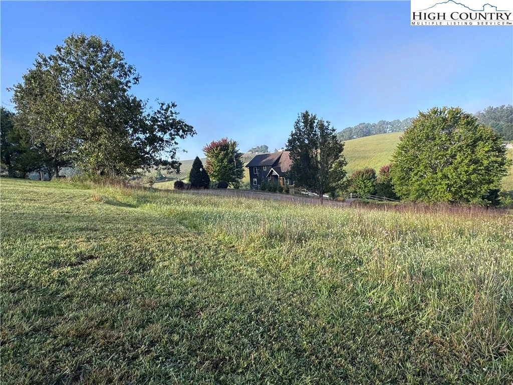 Image number 17 for the current listing