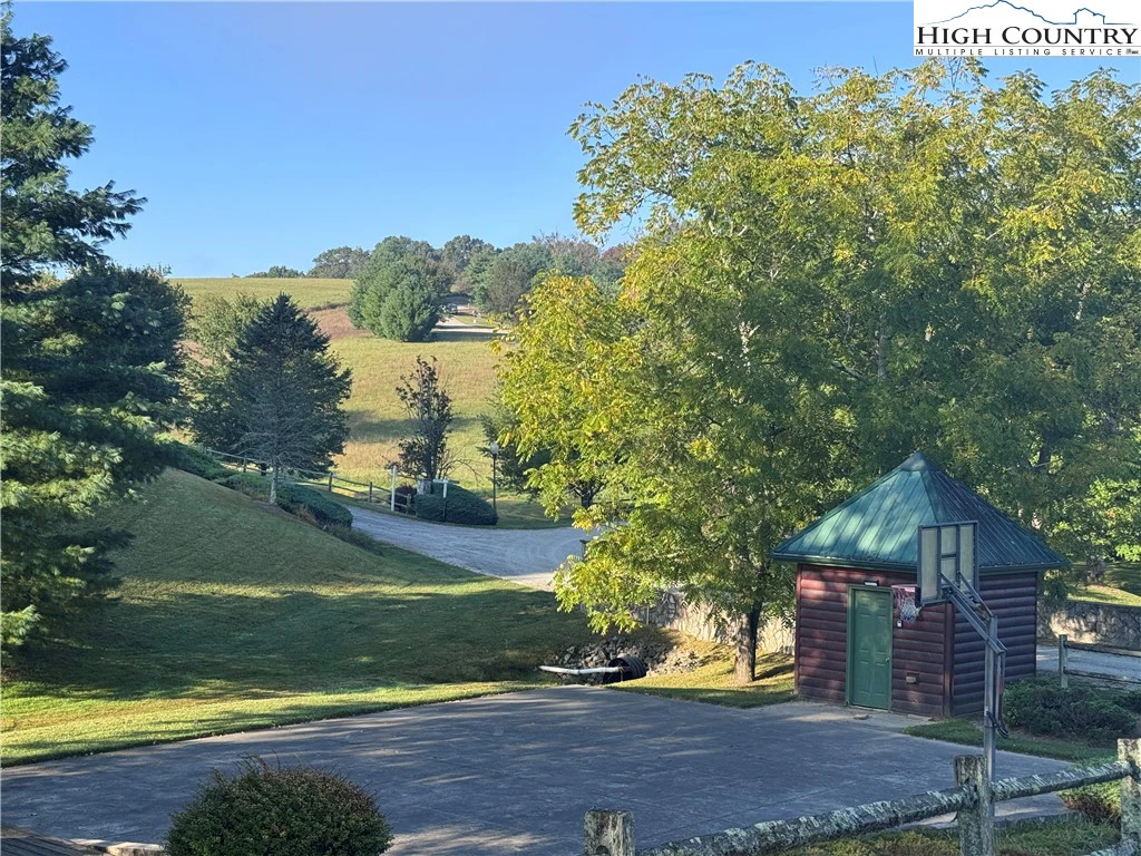 Image number 8 for the current listing