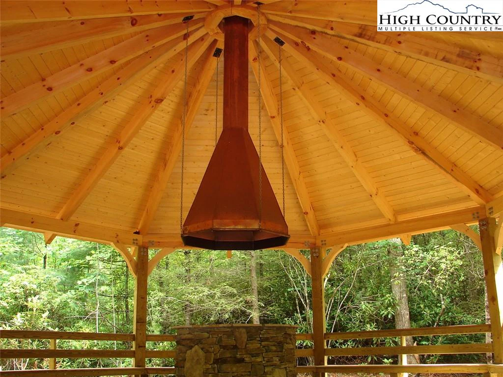 Image number 4 for the current listing