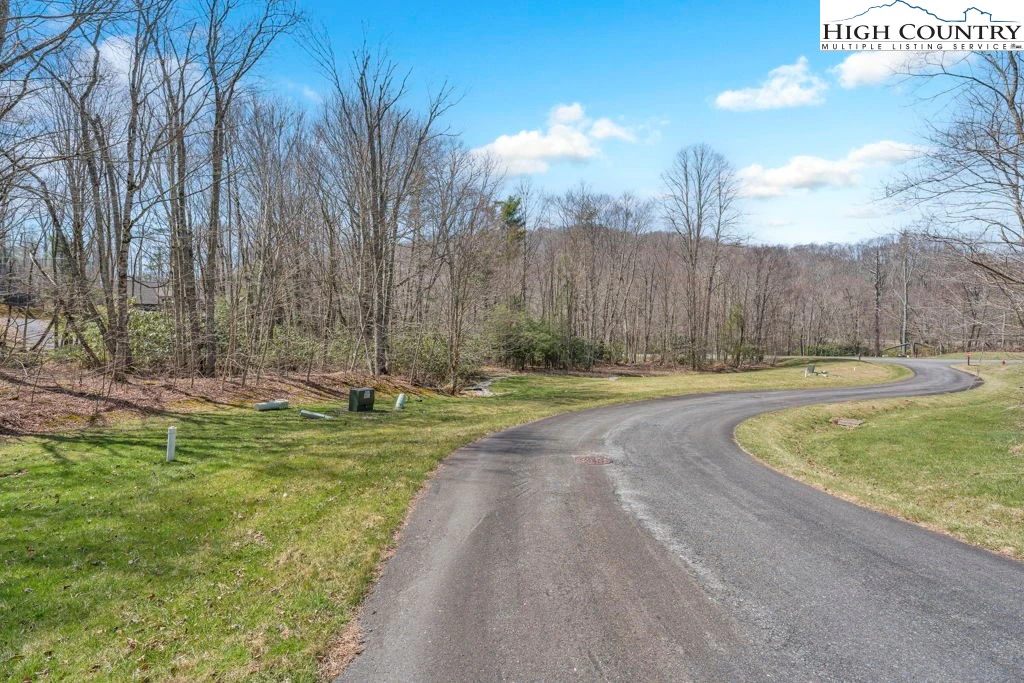 Image number 19 for the current listing
