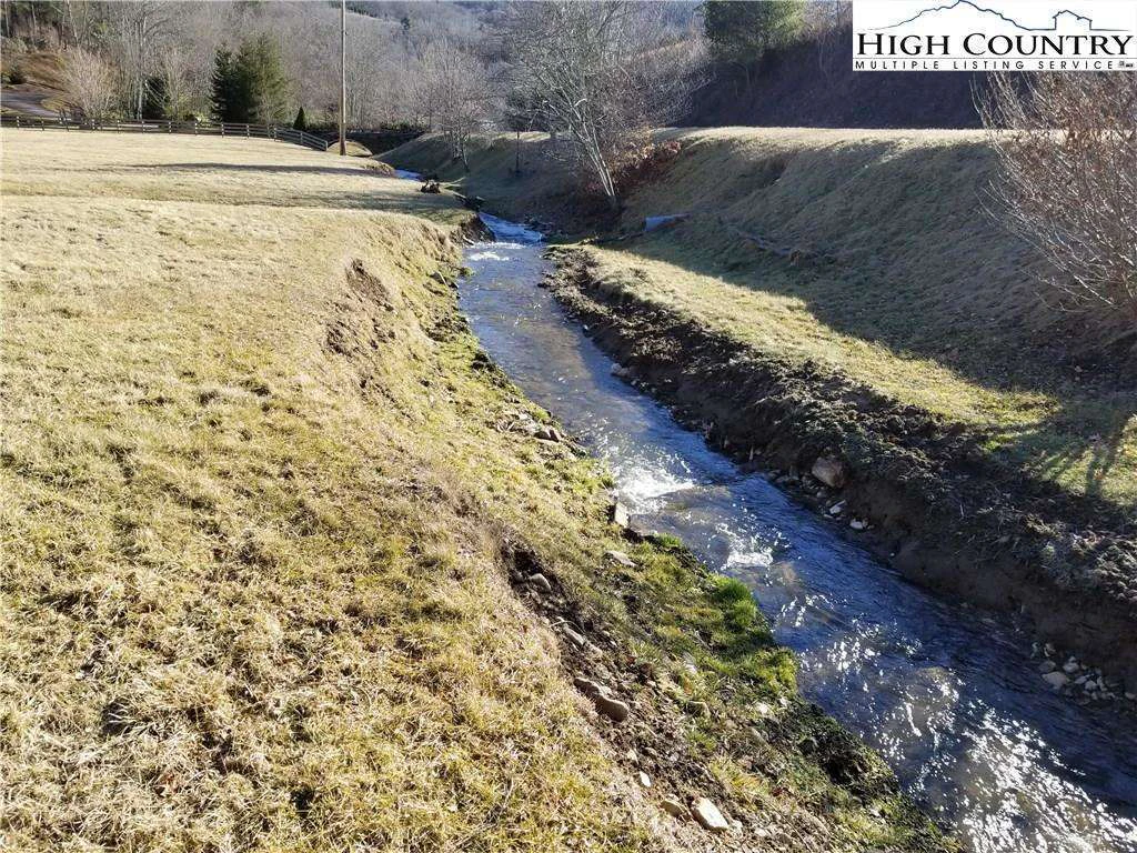 Image number 1 for the current listing
