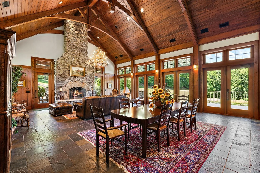 Image number 16 for the current listing