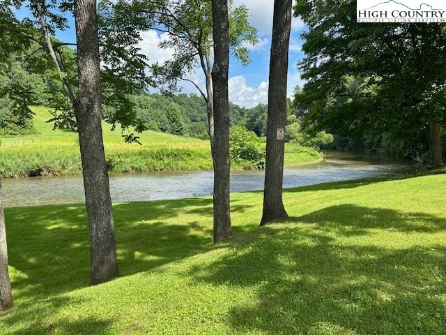 Image number 9 for the current listing
