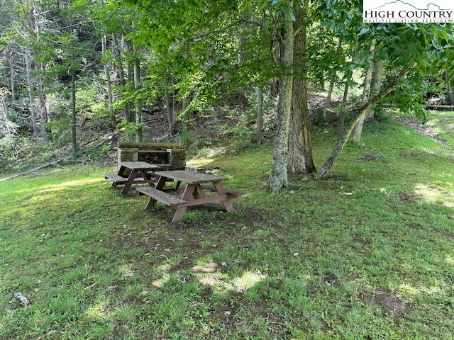 Image number 11 for the current listing