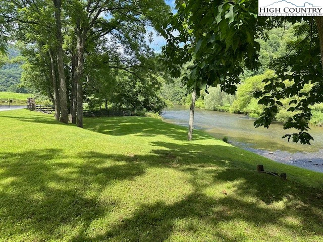 Image number 13 for the current listing