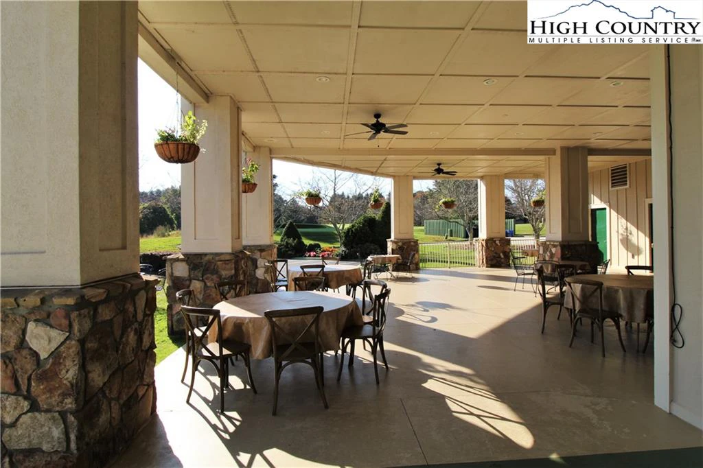 Image number 2 for the current listing