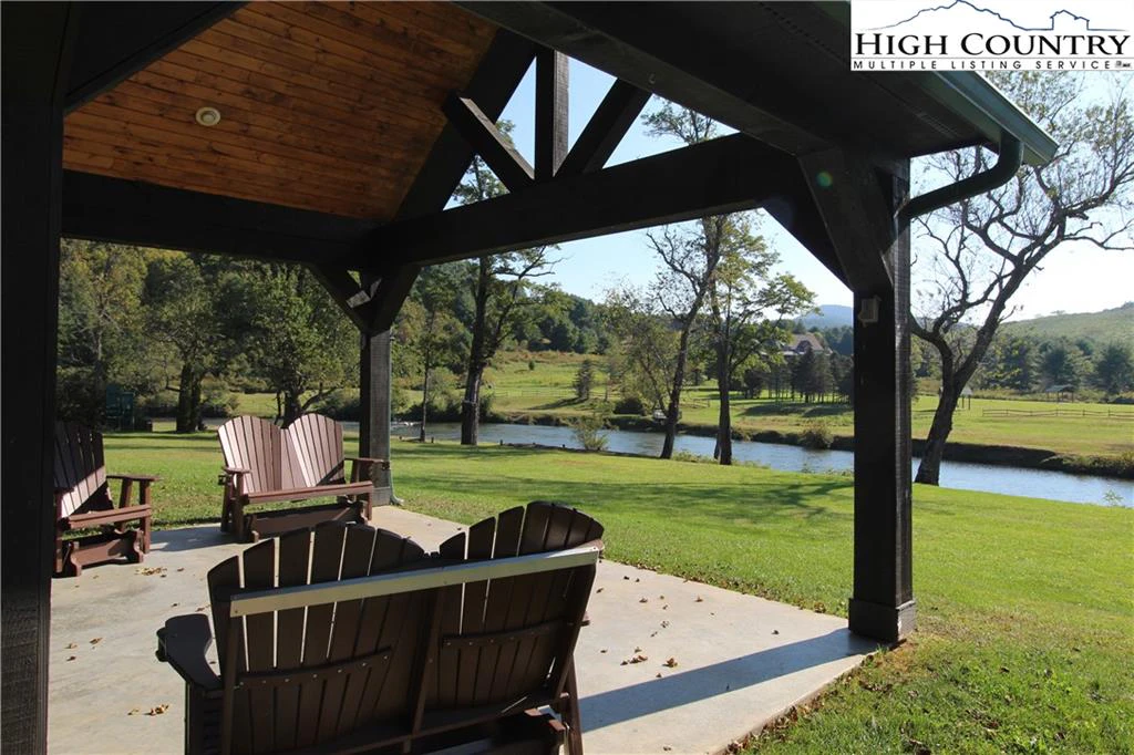 Image number 9 for the current listing