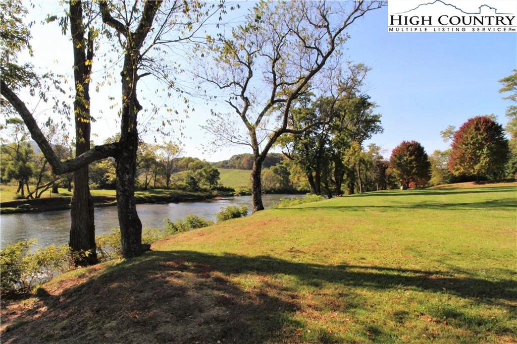 Image number 8 for the current listing