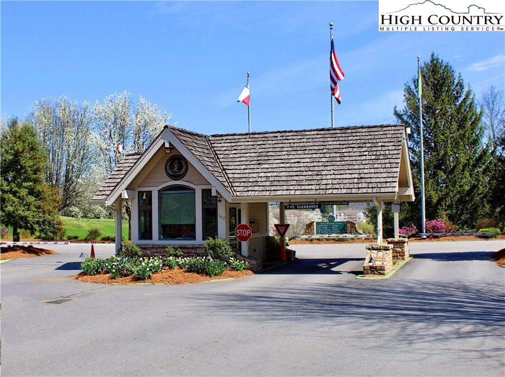 Image number 3 for the current listing
