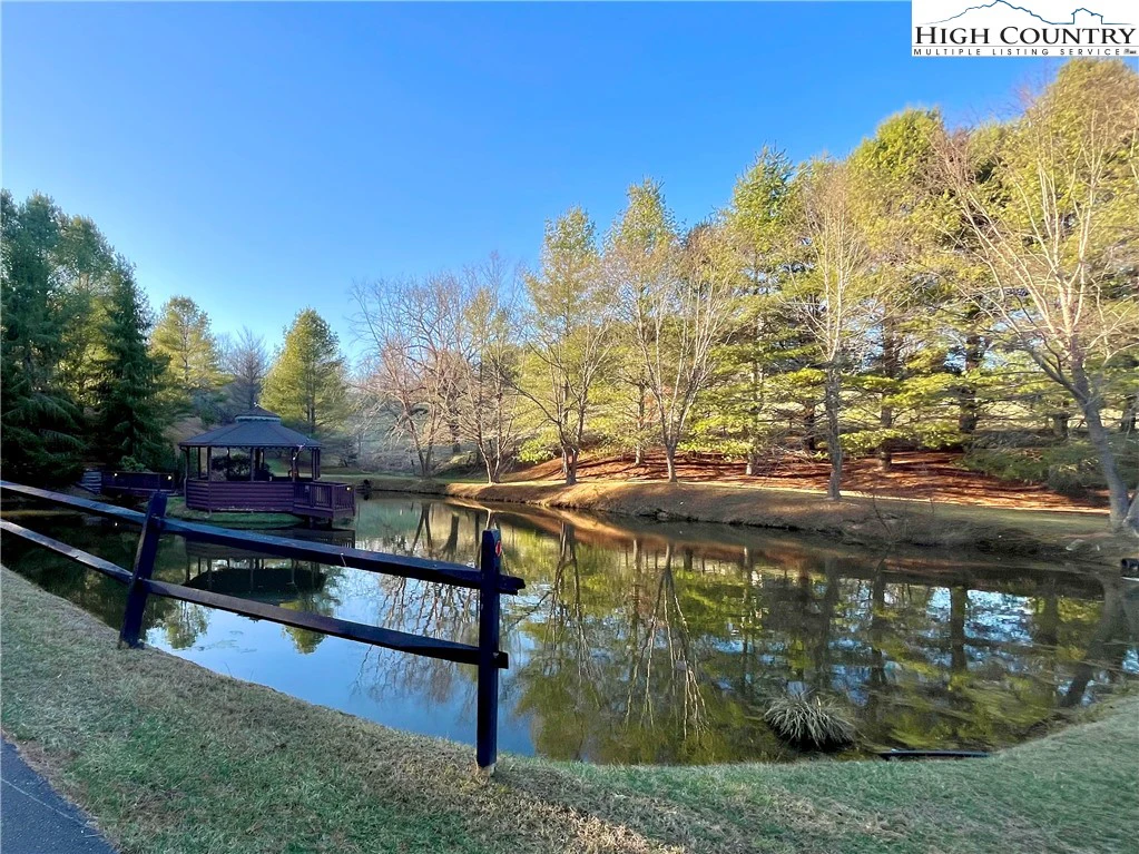 Image number 18 for the current listing