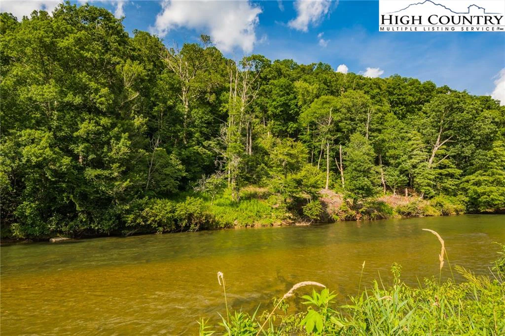 Image number 1 for the current listing