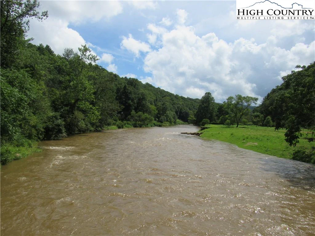 Image number 11 for the current listing