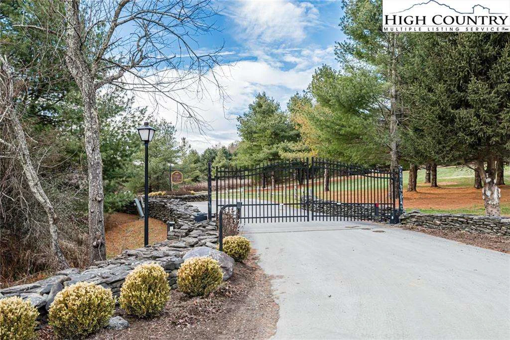 Image number 11 for the current listing