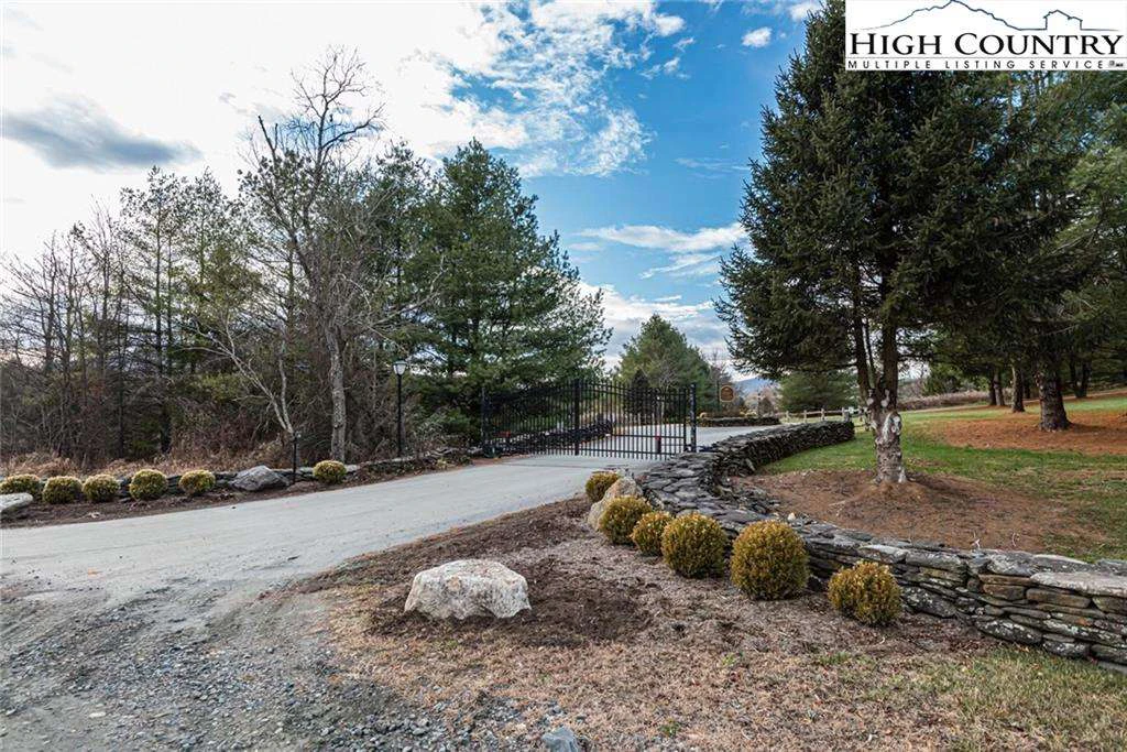 Image number 9 for the current listing
