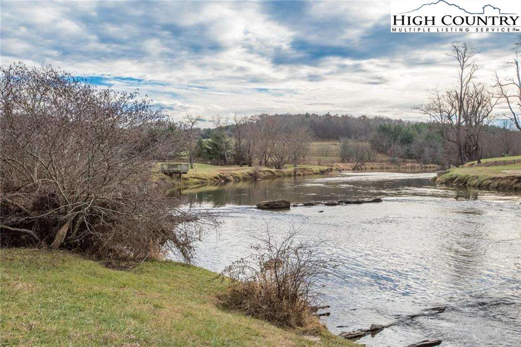 Image number 16 for the current listing
