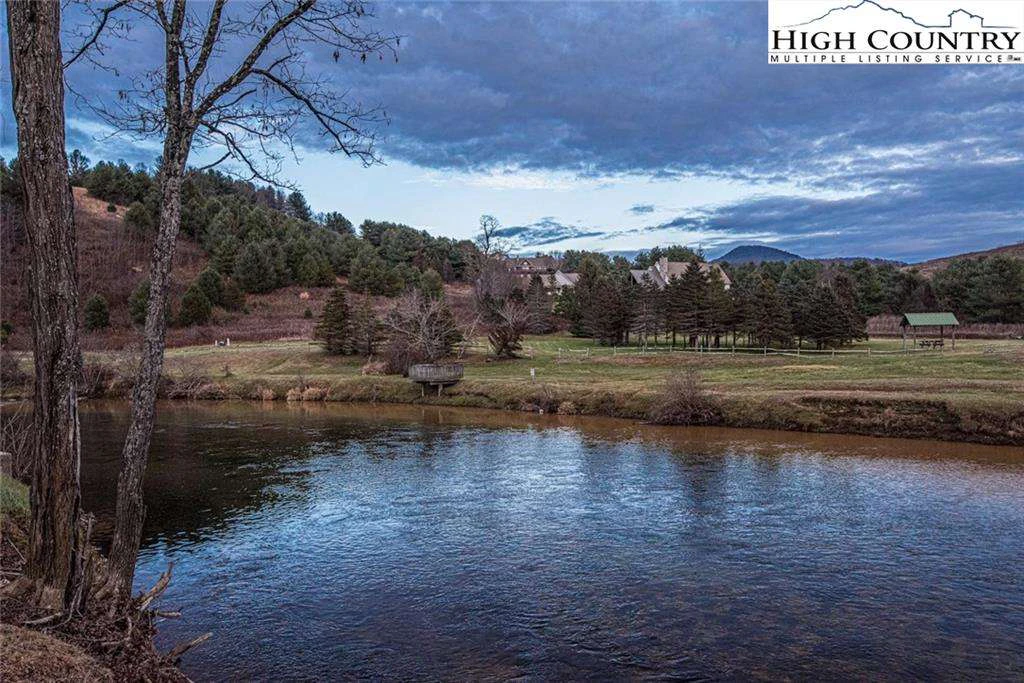 Image number 13 for the current listing