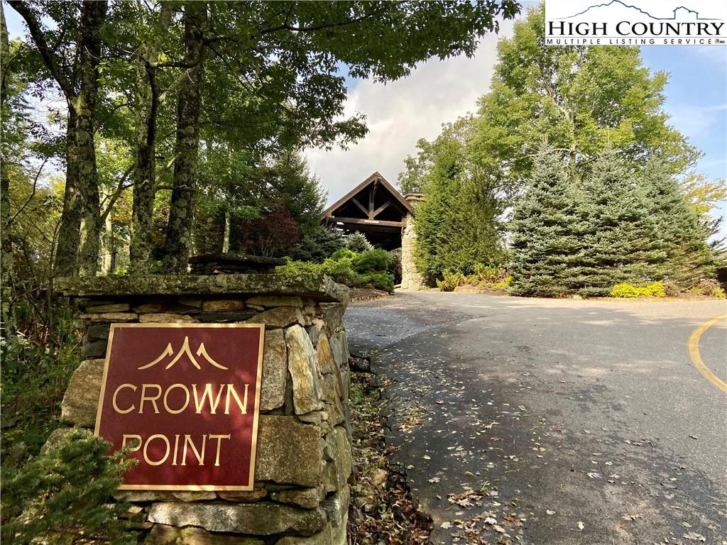 Image number 1 for the current listing