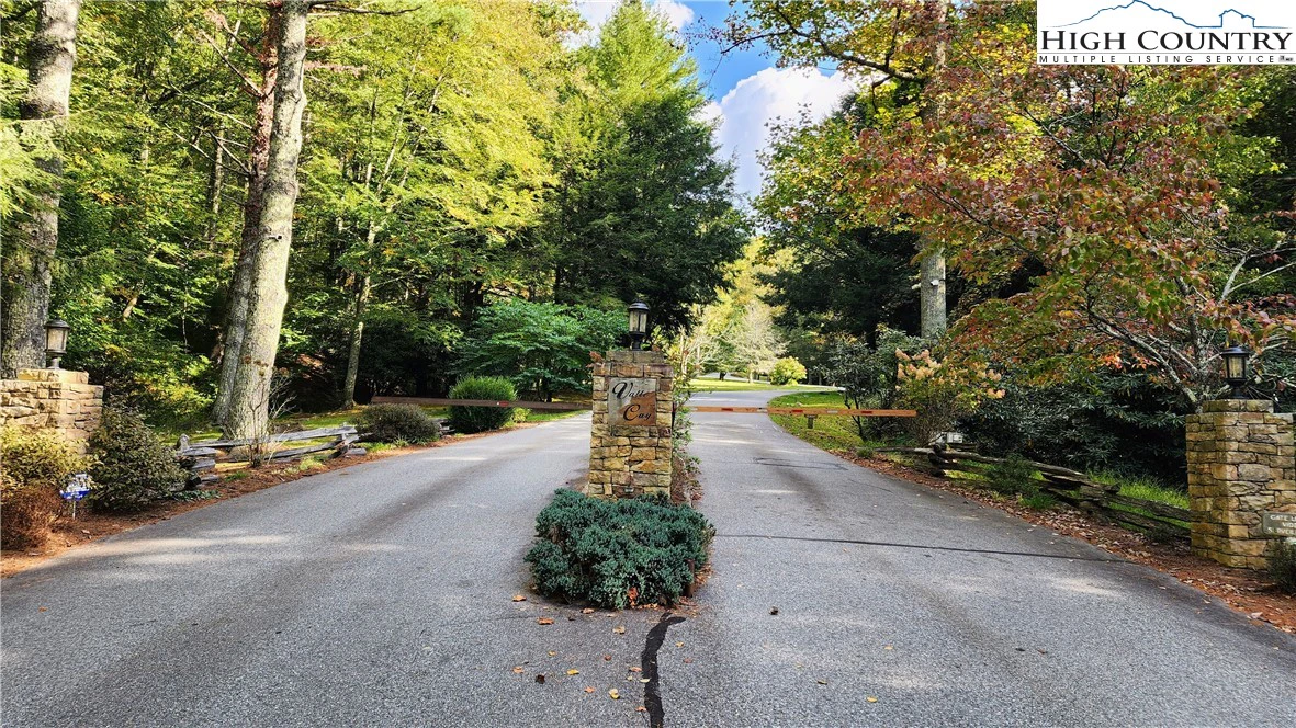 Image number 13 for the current listing