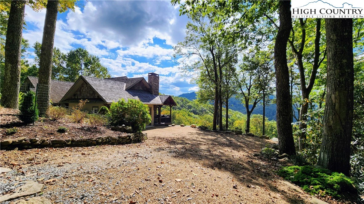 Image number 12 for the current listing