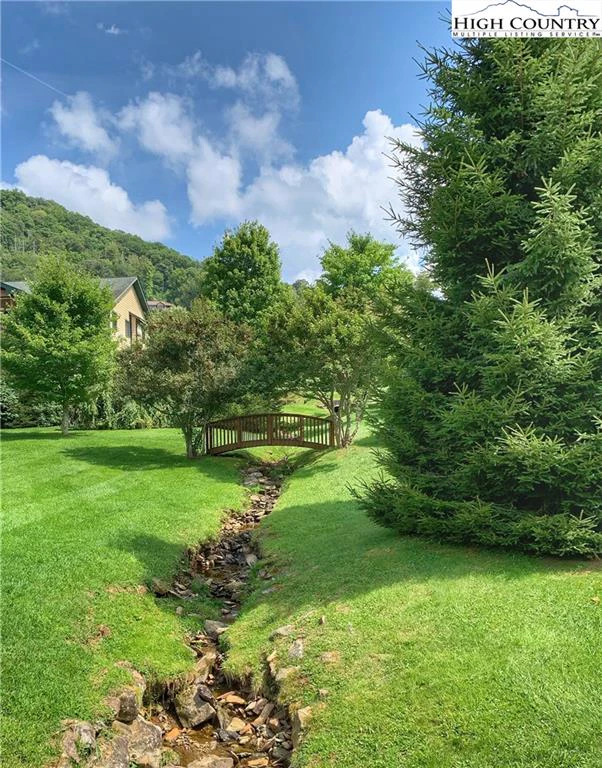 Image number 10 for the current listing