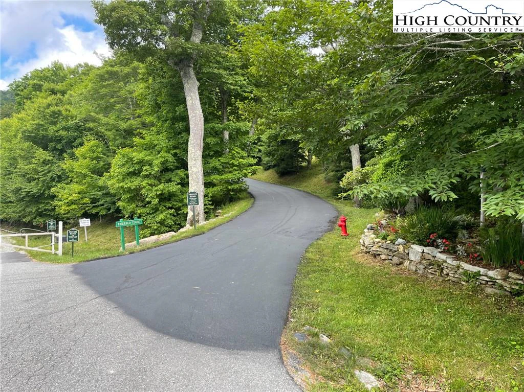 Image number 21 for the current listing