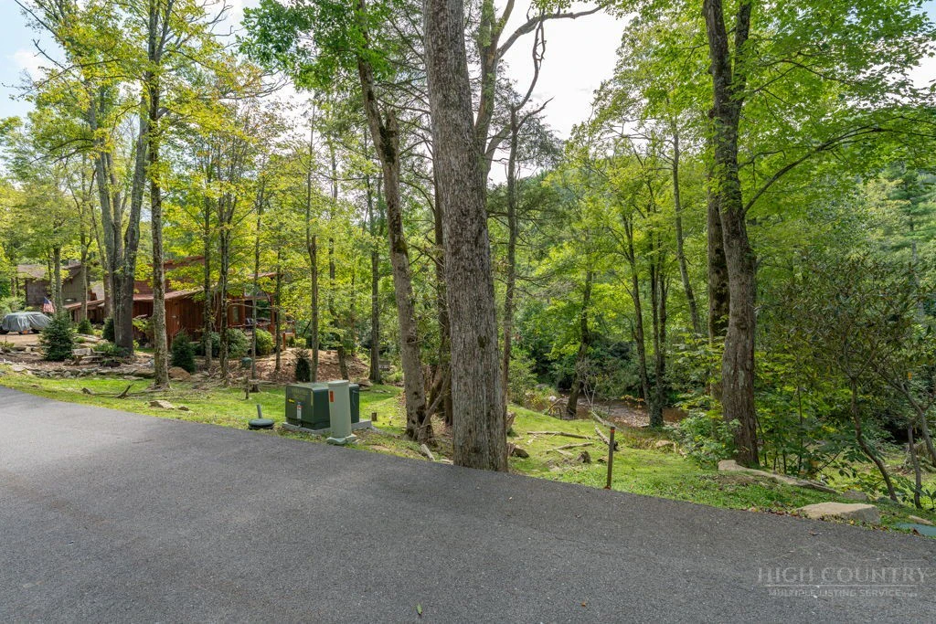 Image number 12 for the current listing