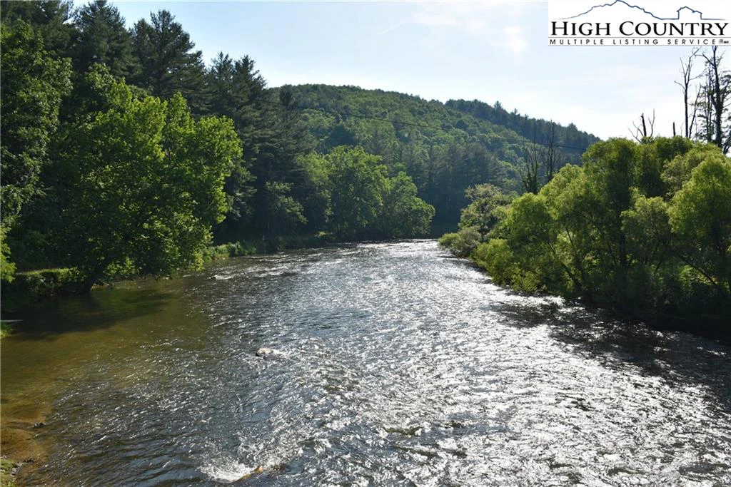 Image number 4 for the current listing