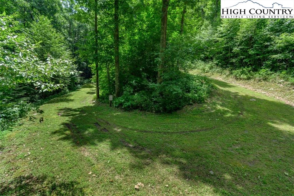 Image number 17 for the current listing