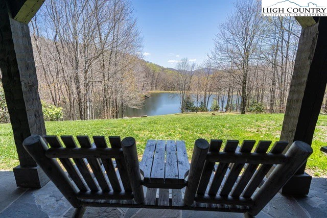 Image number 19 for the current listing