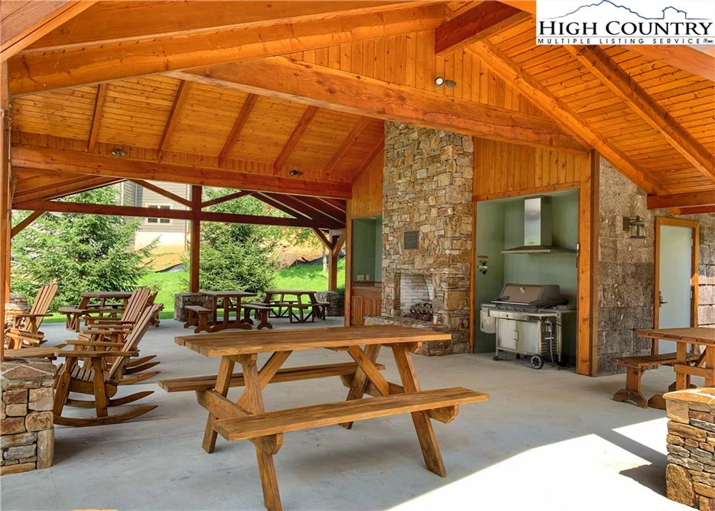 Image number 8 for the current listing